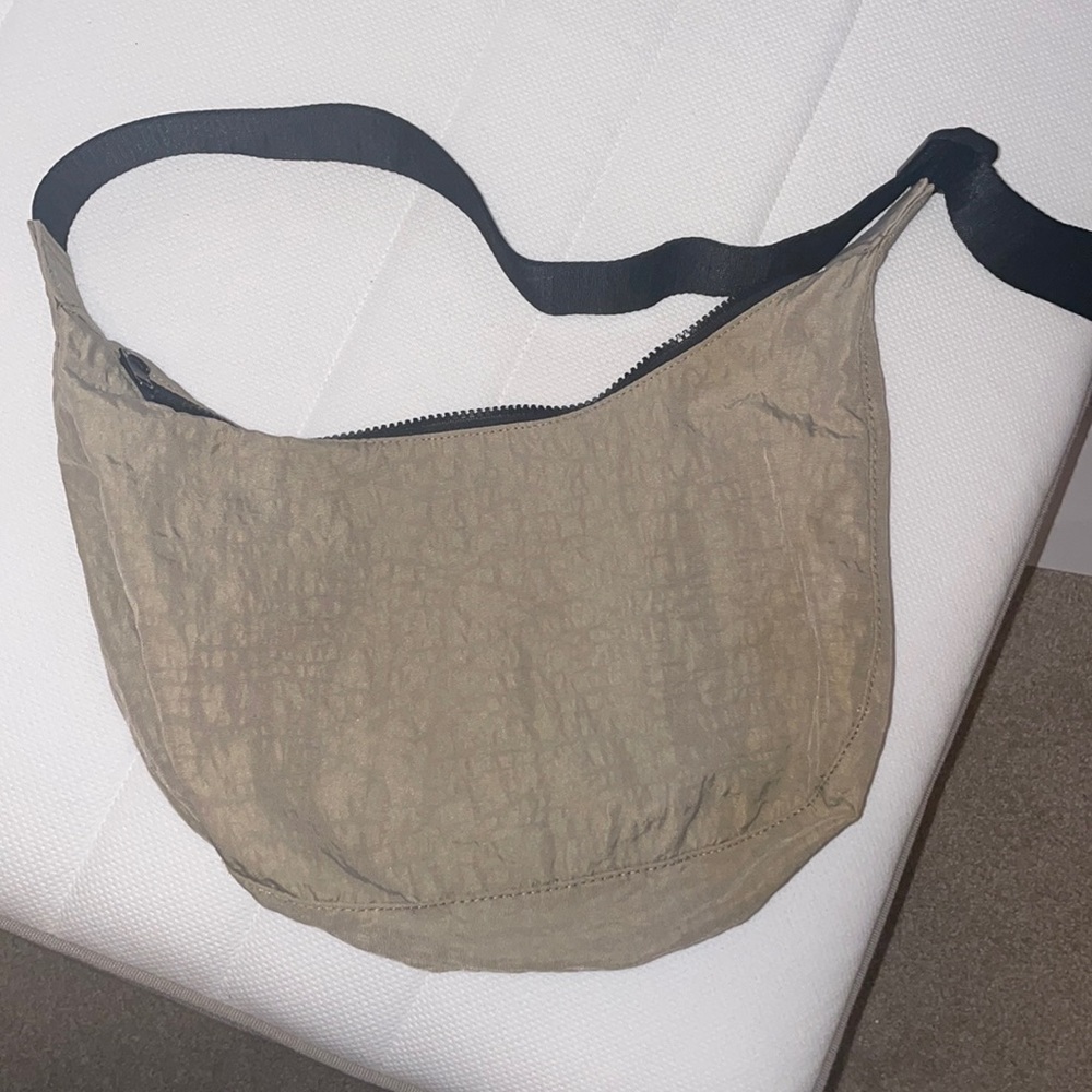 BAGGU nylon crescent bag in dark khaki